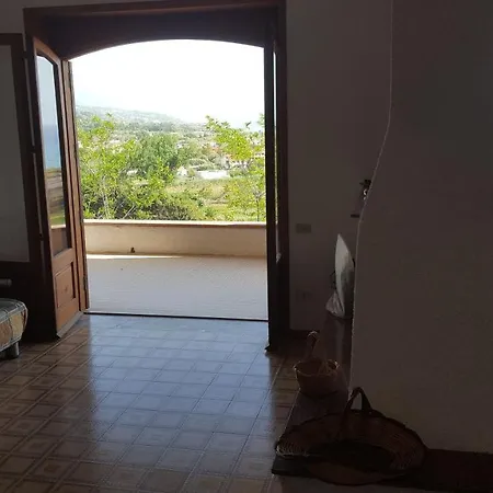 Lucia: Bilocale Con Splendido Terrazzo Vista Mare Fuscaldo
